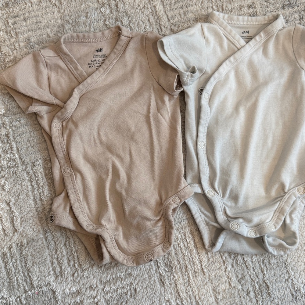 H&M Infant Kimono Wrap Bodysuit - Picture 4 of 6